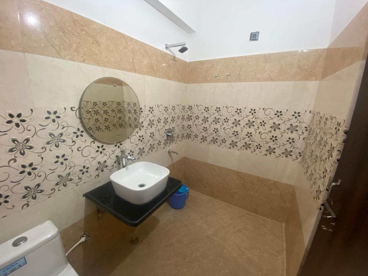 Shivalik Residency - Hotel & Banquet Hall Bāra Banki Exteriör bild