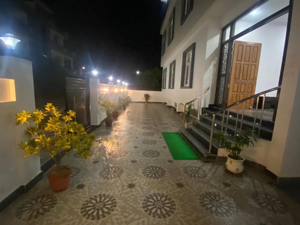 Shivalik Residency - Hotel & Banquet Hall Bāra Banki Exteriör bild