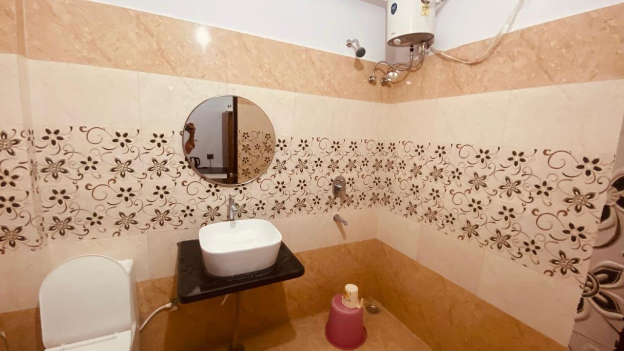 Shivalik Residency - Hotel & Banquet Hall Bāra Banki Exteriör bild