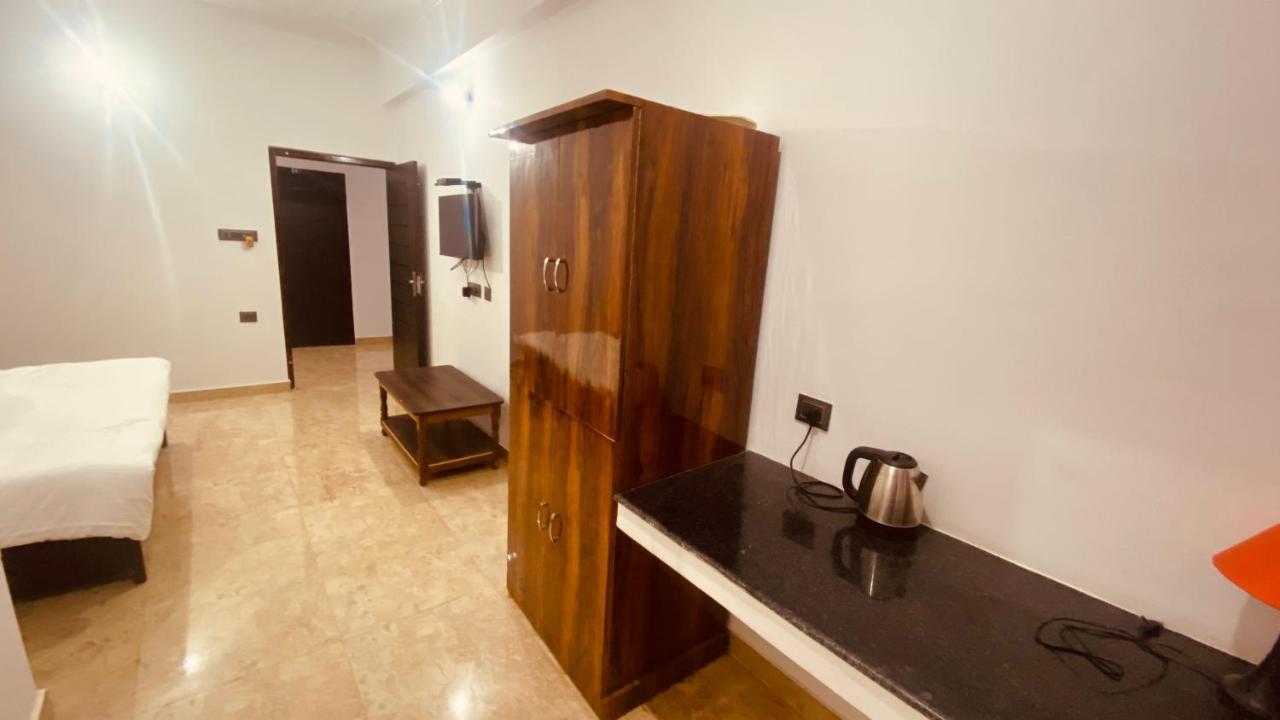 Shivalik Residency - Hotel & Banquet Hall Bāra Banki Exteriör bild